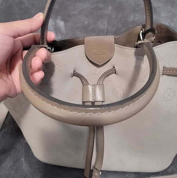 Louis Vuitton Girolata - Picture 11 of 14